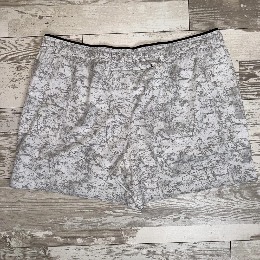 Chubbies Shorts Mens 2XL Gray‎ White 5.5 Inseam Marble Print Drawstring
